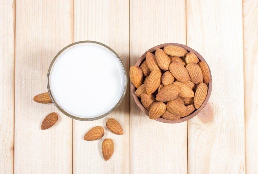 Almond Milk and Cow's Milk, Which One Is Healthier? | New Health Advisor